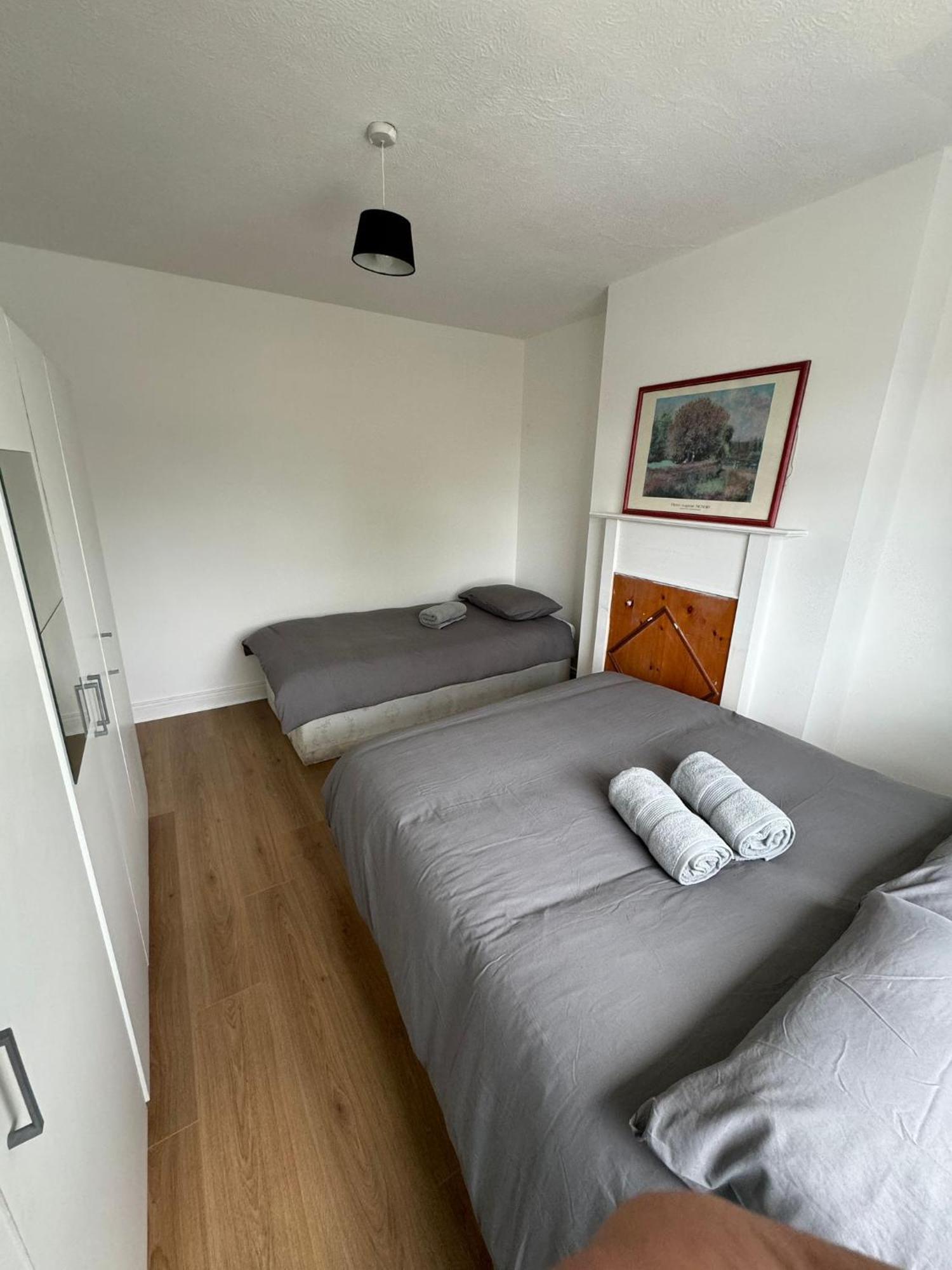 Nice Triple Room At 2 Iveragh Rd-7 Dublin Exterior photo